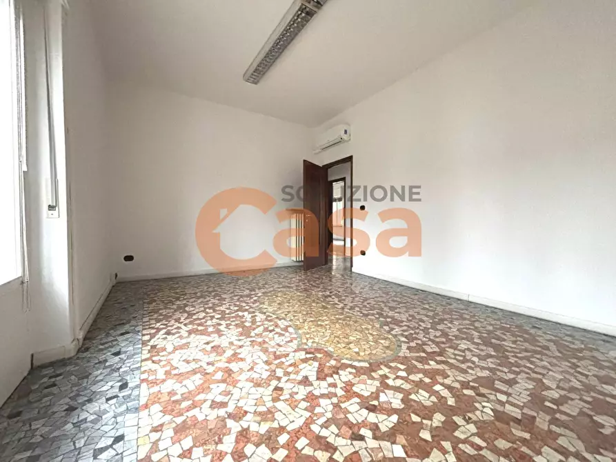 Immagine 2 di Ufficio in affitto  in Via IV Novembre a Piacenza
