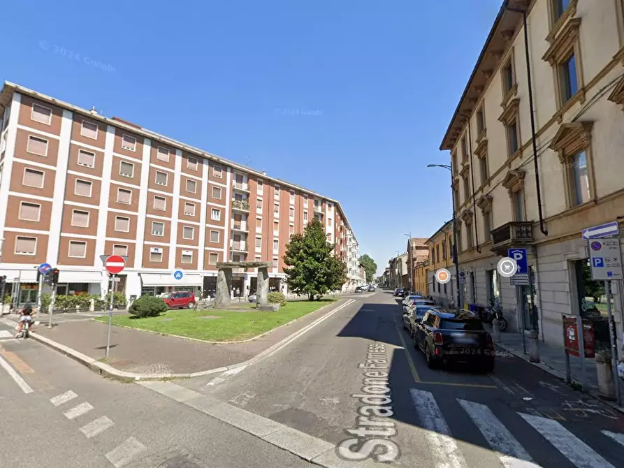 Immagine 2 di Negozio in affitto  in Stradone Farnese a Piacenza