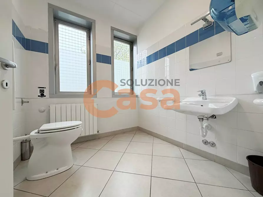 Immagine 15 di Ufficio in affitto  in Via Federico Coppalati a Piacenza