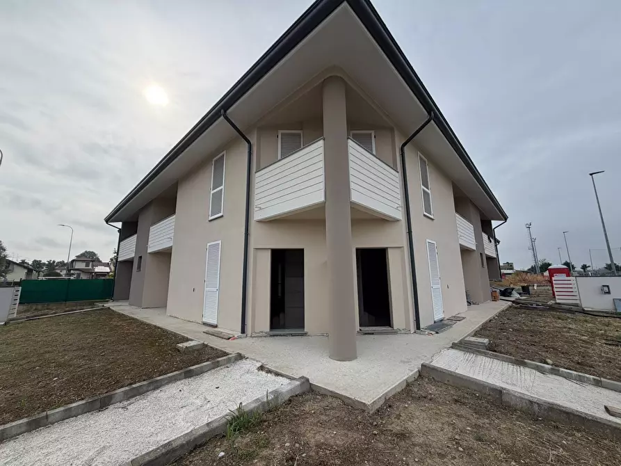 Immagine 2 di Villa in vendita  a Gossolengo