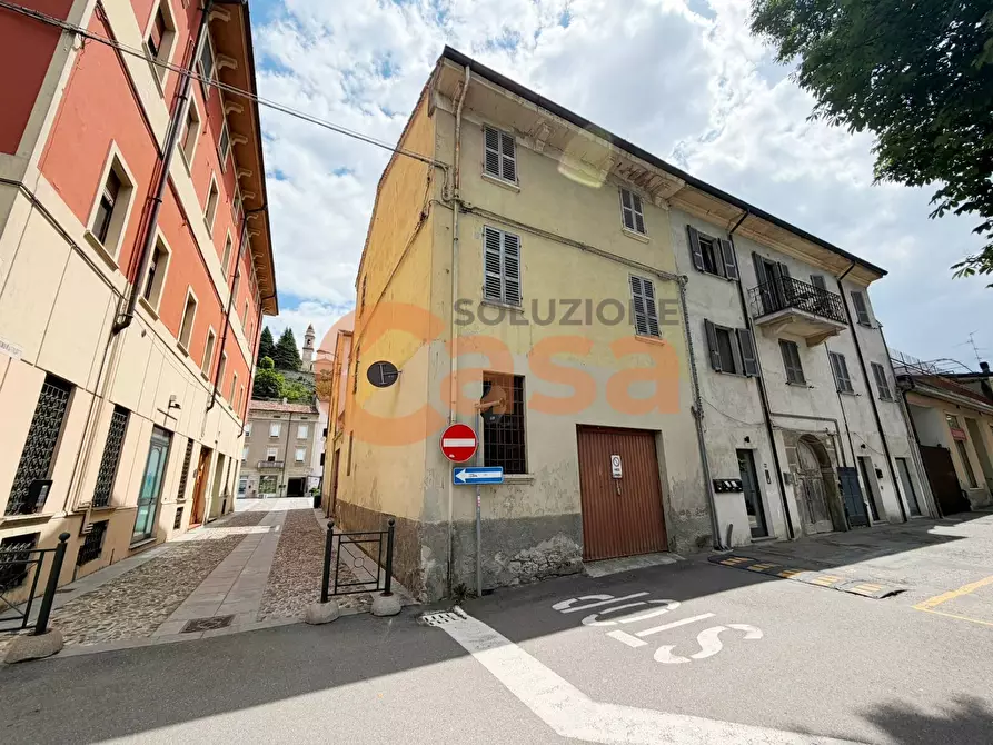 Immagine 9 di Palazzo in vendita  in Piazza Paolo Araldi a Rivergaro