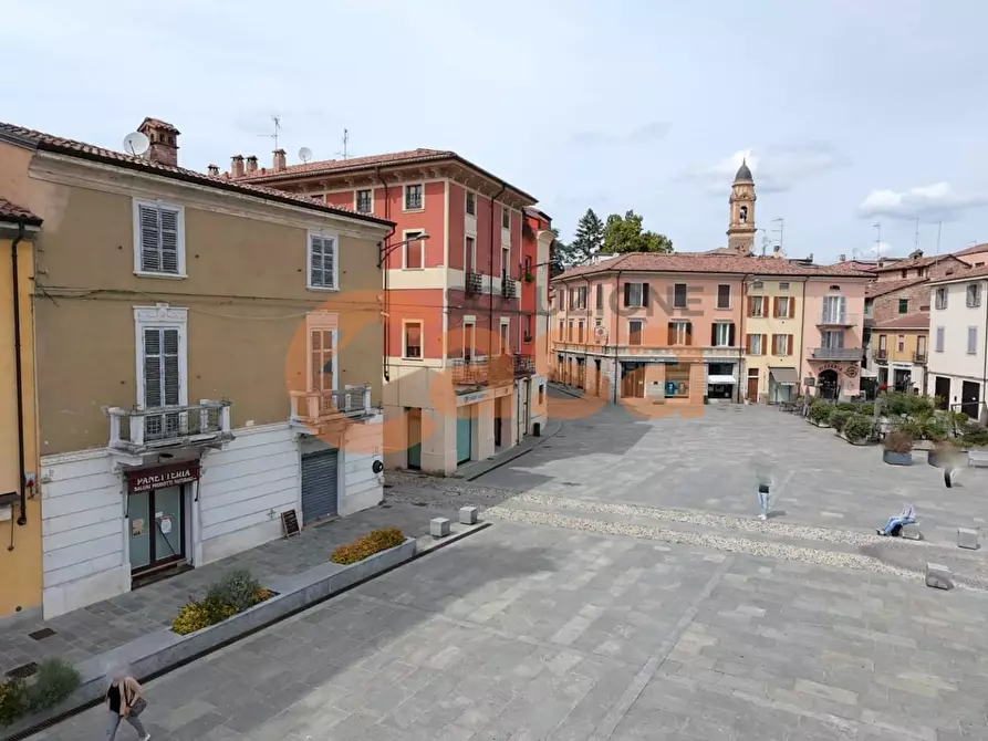 Immagine 10 di Palazzo in vendita  in Piazza Paolo Araldi a Rivergaro