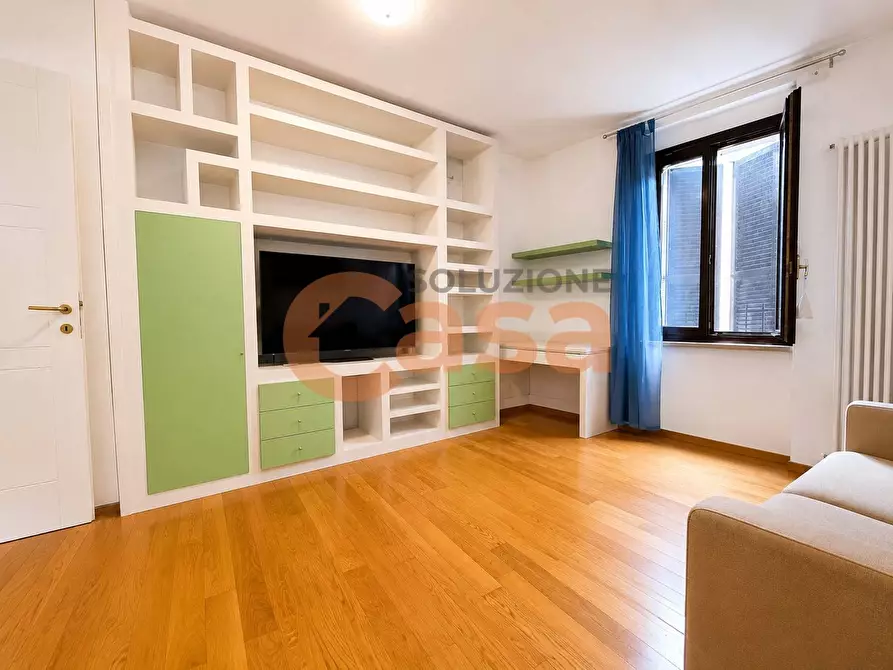 Immagine 32 di Palazzo in vendita  in Piazza Duomo a Piacenza