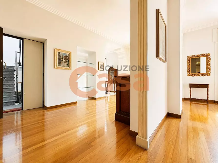 Immagine 3 di Palazzo in vendita  in Piazza Duomo a Piacenza