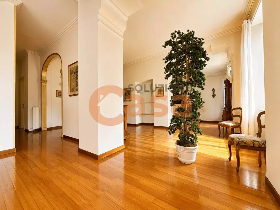 Immagine 8 di Palazzo in vendita  in Piazza Duomo a Piacenza