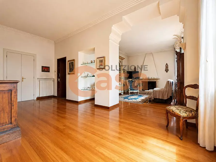 Immagine 44 di Palazzo in vendita  in Piazza Duomo a Piacenza