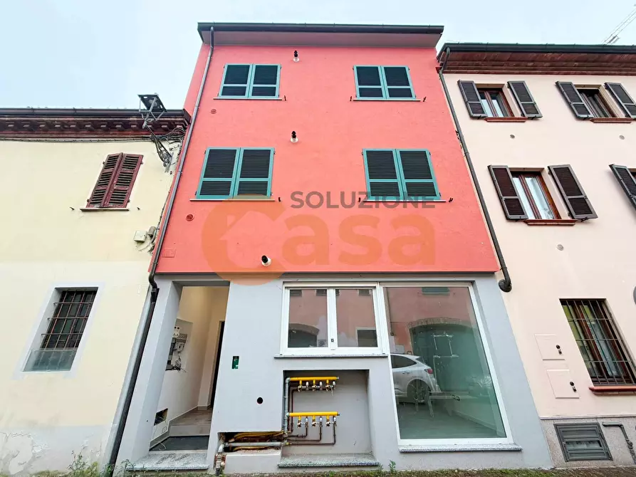 Immagine 1 di Palazzo in vendita  in Via XX Settembre a Cortemaggiore