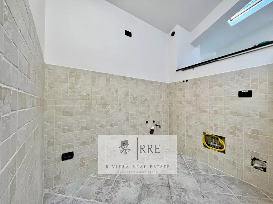 Immagine 4 di Appartamento in vendita  in località Piazza a Andora