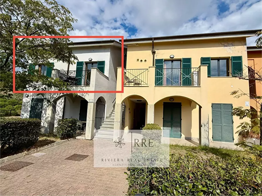 Immagine 4 di Appartamento in vendita  in Castellaro Golf Resort a Castellaro
