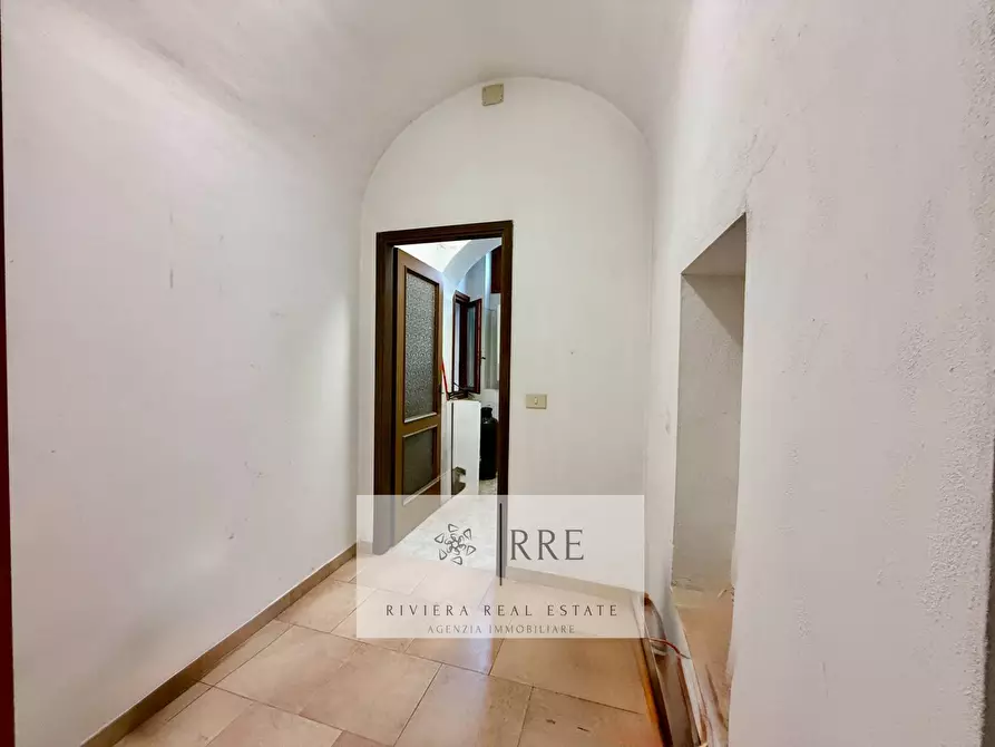 Immagine 17 di Appartamento in vendita  in Piazza Cavour a Armo