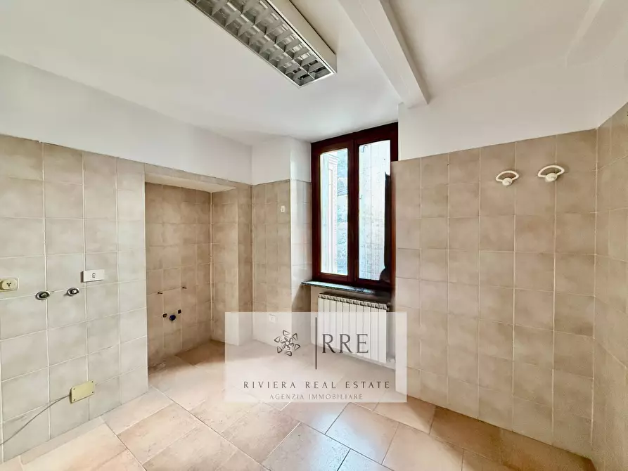 Immagine 15 di Appartamento in vendita  in Piazza Cavour a Armo