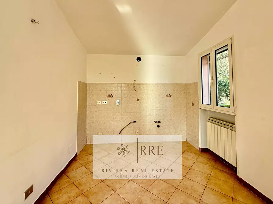 Immagine 17 di Villa in vendita  in via Fanny Roncati Carli a Imperia