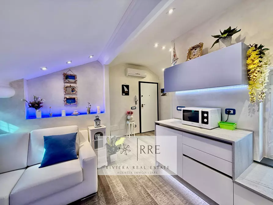 Immagine 6 di Appartamento in vendita  in via Garibaldi a Loano