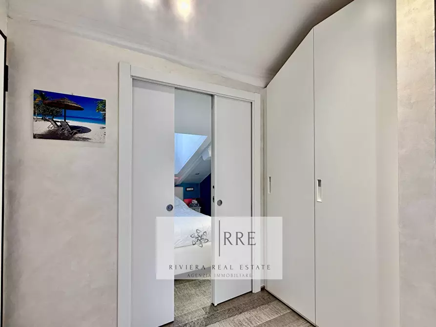 Immagine 13 di Appartamento in vendita  in via Garibaldi a Loano