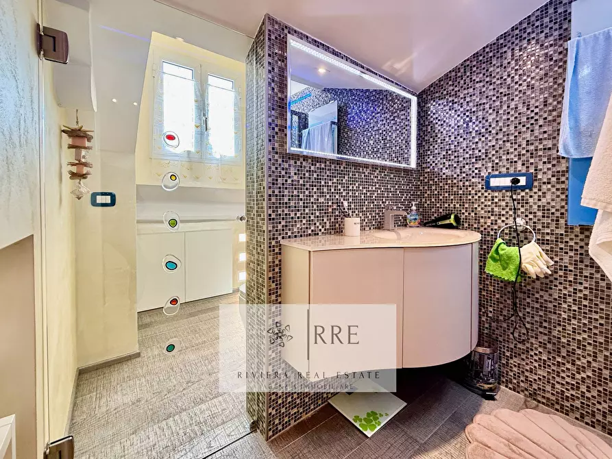 Immagine 19 di Appartamento in vendita  in via Garibaldi a Loano