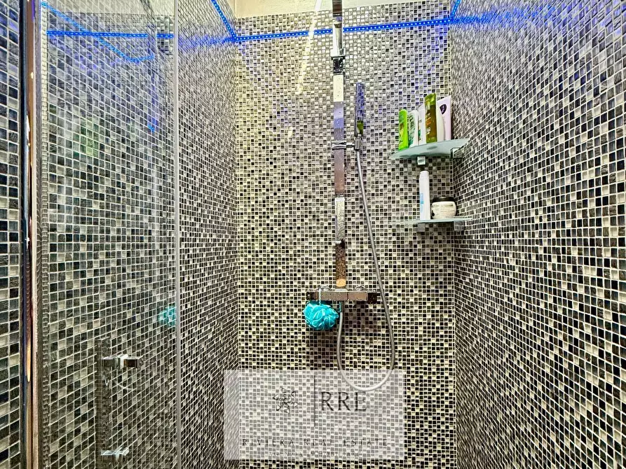 Immagine 22 di Appartamento in vendita  in via Garibaldi a Loano