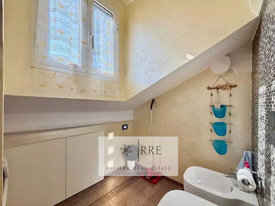 Immagine 23 di Appartamento in vendita  in via Garibaldi a Loano