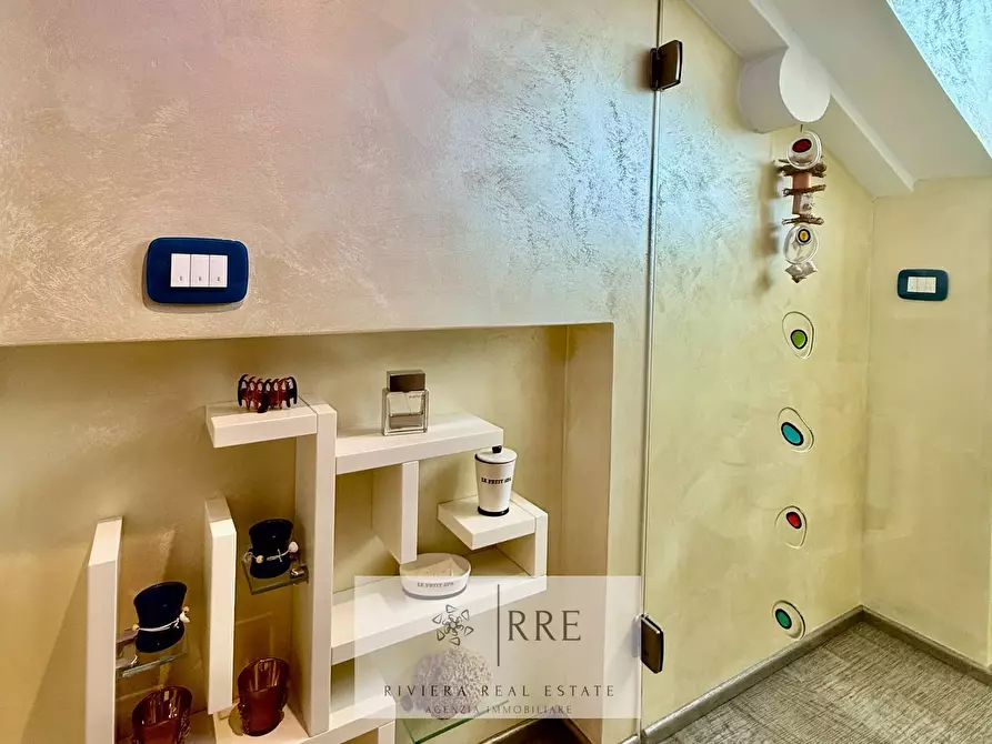 Immagine 21 di Appartamento in vendita  in via Garibaldi a Loano