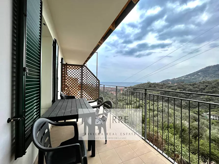 Immagine 9 di Appartamento in vendita  in via Valbona a Alassio