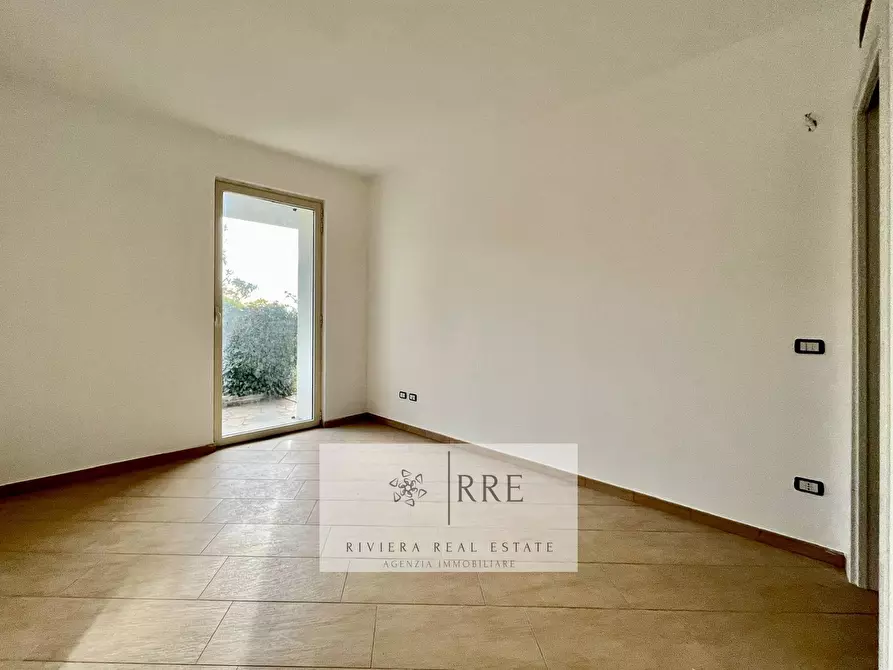 Immagine 11 di Appartamento in vendita  in via Valbona a Alassio