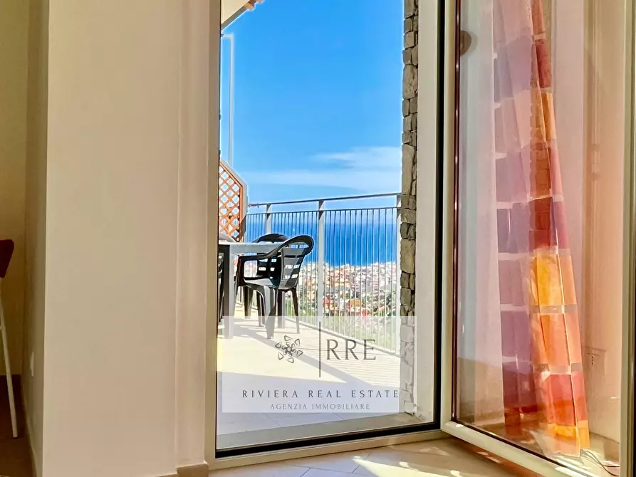 Immagine 8 di Appartamento in vendita  in via Valbona a Alassio