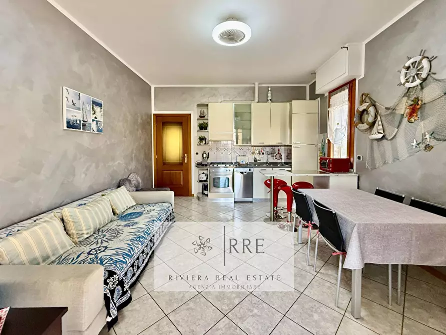 Immagine 5 di Appartamento in vendita  in via Aurelia a Loano