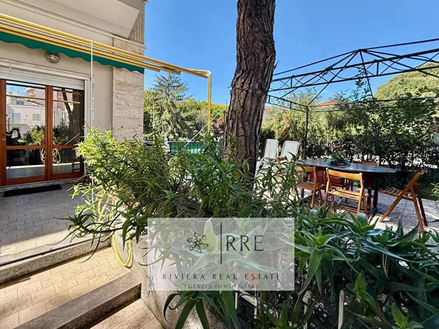 Immagine 15 di Appartamento in vendita  in via Aurelia a Loano