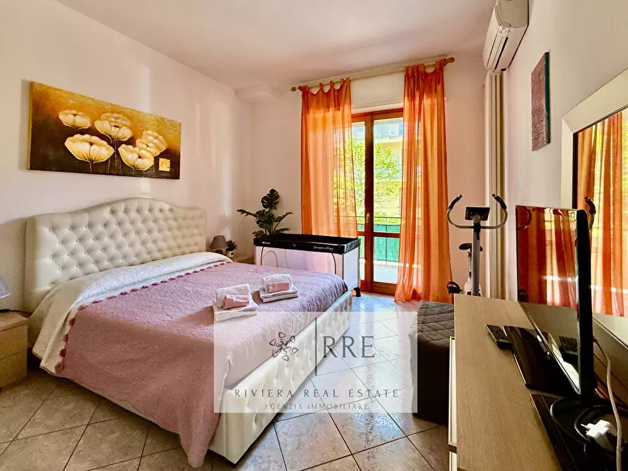 Immagine 16 di Appartamento in vendita  in via Aurelia a Loano