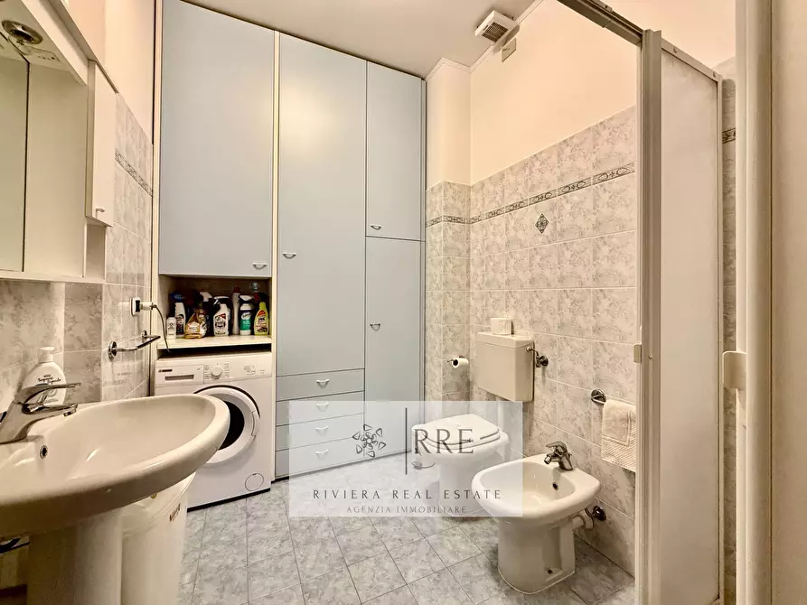 Immagine 25 di Appartamento in vendita  in via Aurelia a Loano