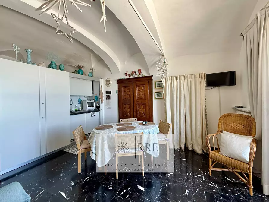 Immagine 19 di Appartamento in vendita  in passeggiata Grollero a Alassio