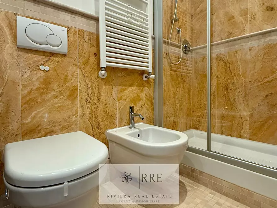 Immagine 28 di Appartamento in vendita  in passeggiata Grollero a Alassio