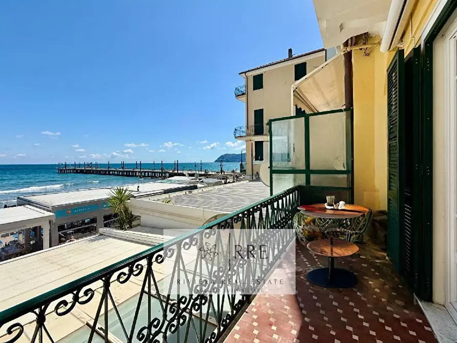 Immagine 2 di Appartamento in vendita  in passeggiata Grollero a Alassio