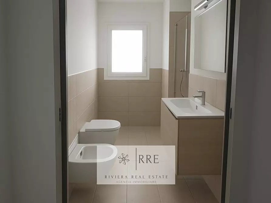 Immagine 9 di Appartamento in vendita  in via Mantova a Loano