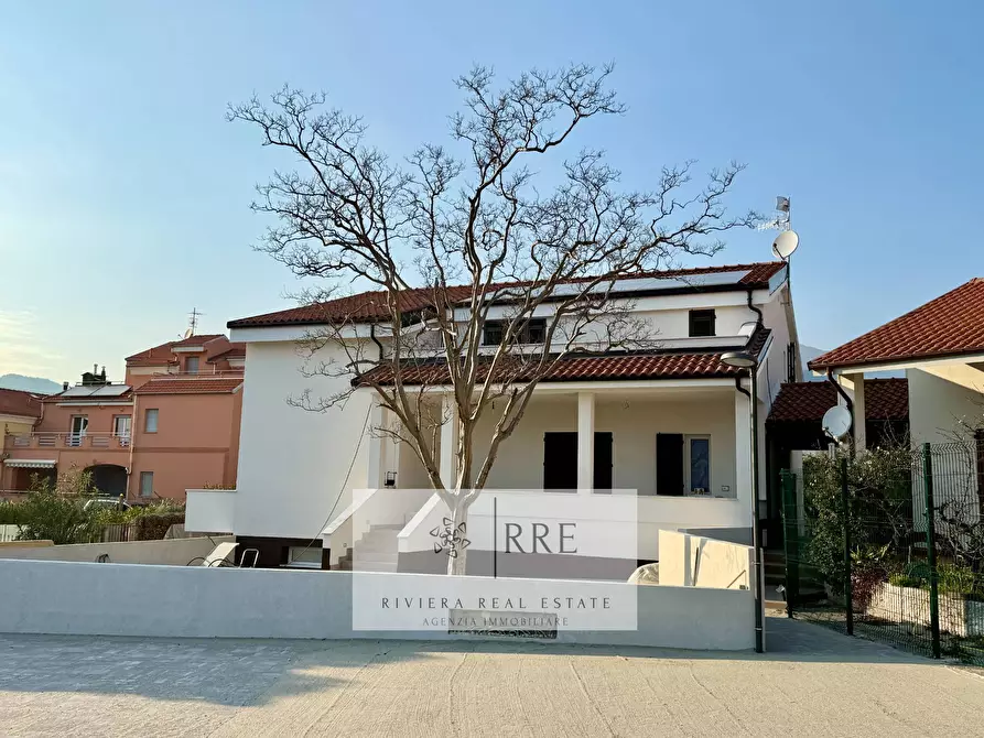 Immagine 2 di Appartamento in vendita  in via Mantova a Loano