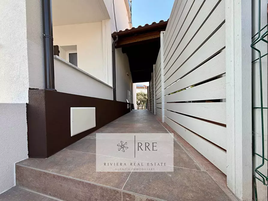 Immagine 11 di Appartamento in vendita  in via Mantova a Loano