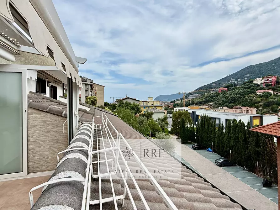 Immagine 28 di Appartamento in vendita  in via Bavera a Alassio