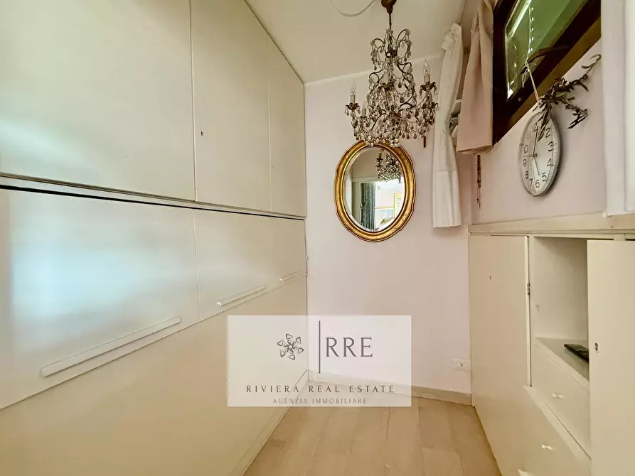 Immagine 17 di Appartamento in vendita  in via Bavera a Alassio