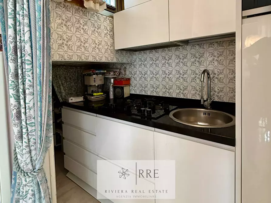 Immagine 13 di Appartamento in vendita  in via Bavera a Alassio