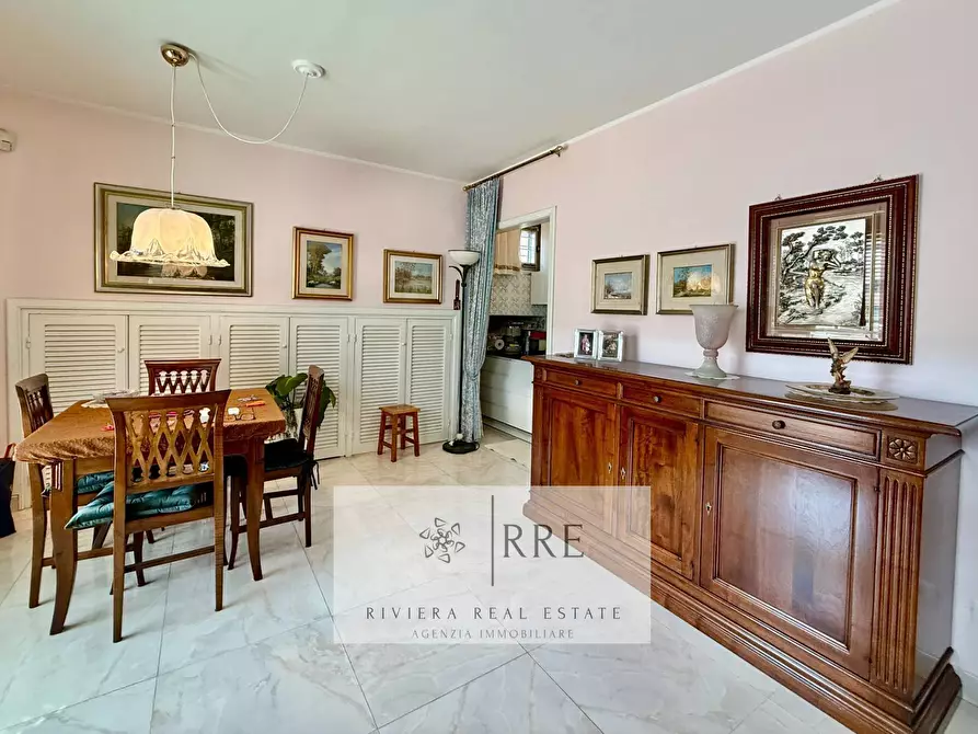 Immagine 9 di Appartamento in vendita  in via Bavera a Alassio