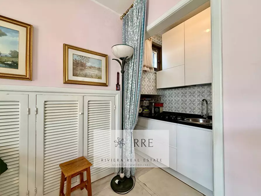 Immagine 12 di Appartamento in vendita  in via Bavera a Alassio