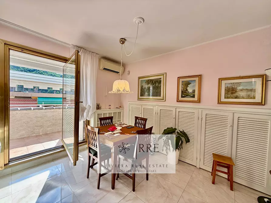 Immagine 11 di Appartamento in vendita  in via Bavera a Alassio