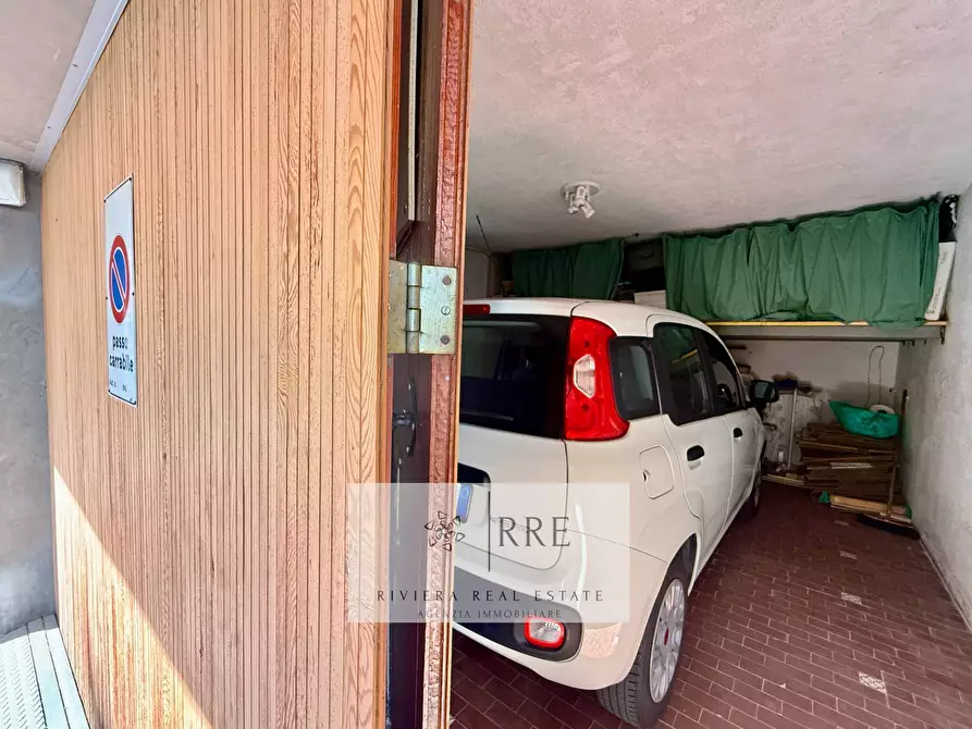 Immagine 26 di Appartamento in vendita  in via Bavera a Alassio