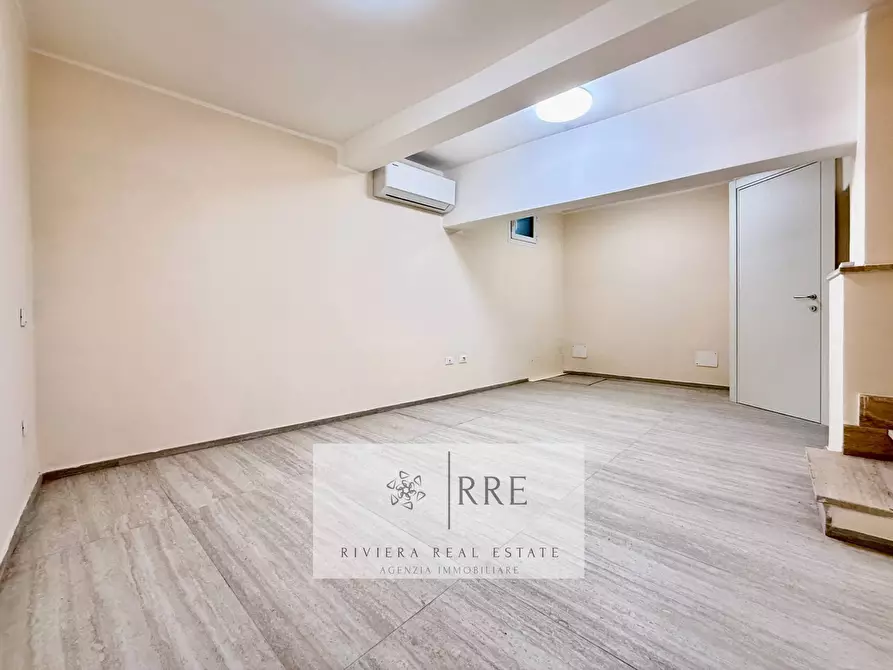 Immagine 12 di Appartamento in vendita  in c.so Dante Alighieri a Alassio