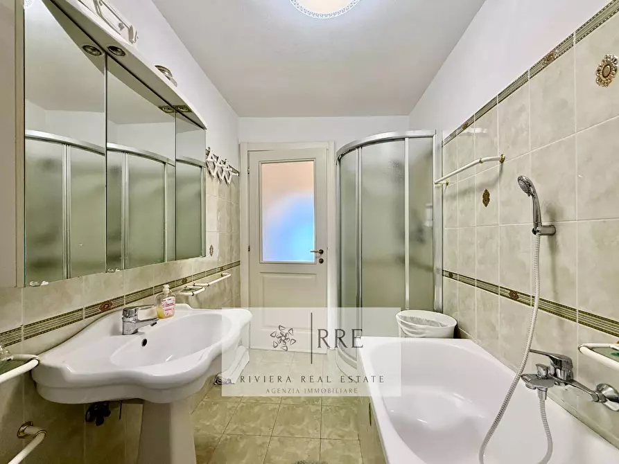 Immagine 27 di Villa in vendita  in alle Cascine a Imperia