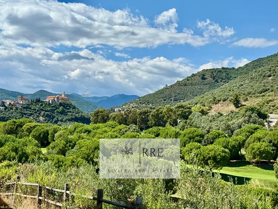 Immagine 30 di Appartamento in vendita  in Castellaro Golf Resort a Castellaro