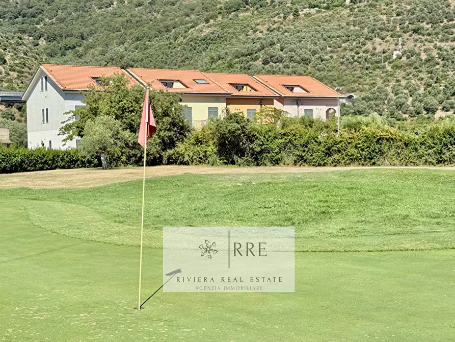 Immagine 30 di Appartamento in vendita  in Castellaro Golf Resort a Castellaro