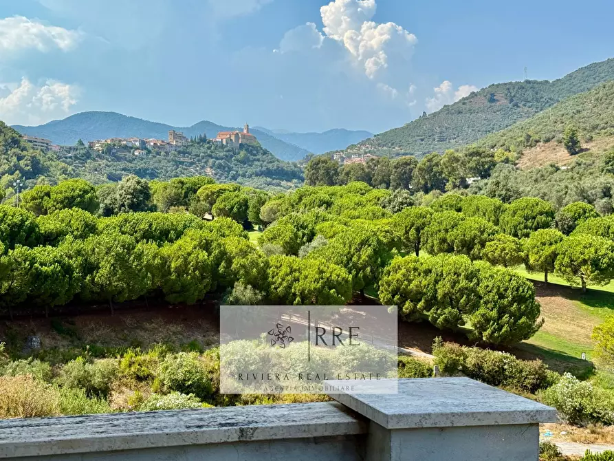 Immagine 26 di Appartamento in vendita  in Castellaro Golf Resort a Castellaro