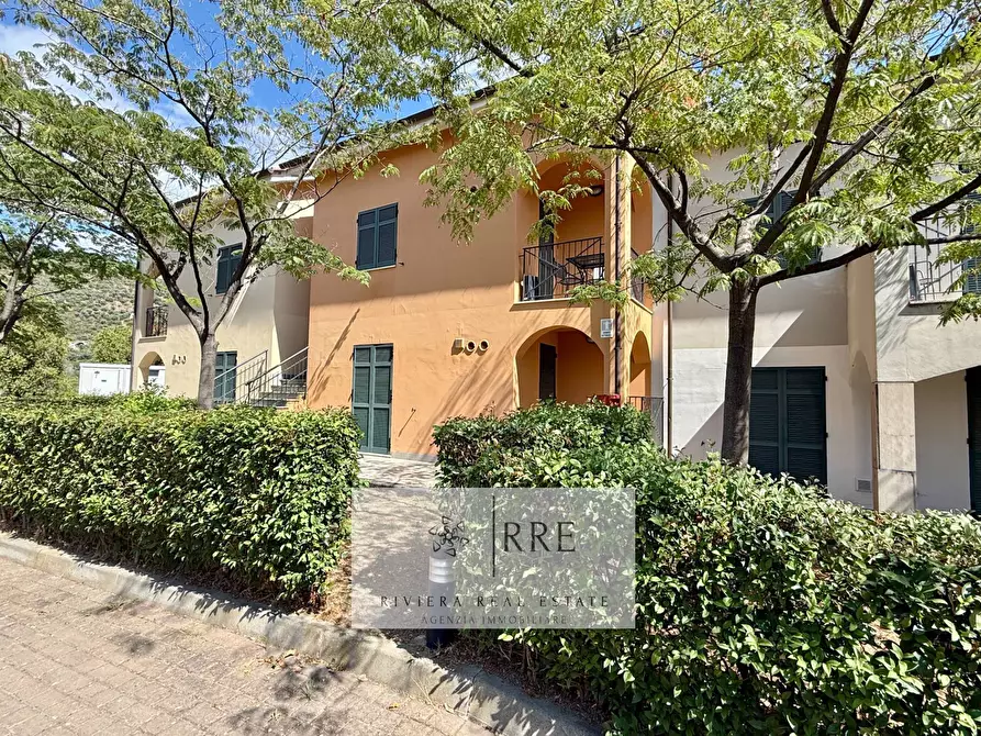 Immagine 6 di Appartamento in vendita  in Castellaro Golf Resort a Castellaro