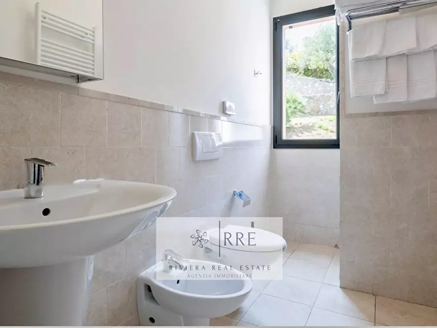 Immagine 9 di Appartamento in vendita  in Castellaro Golf Resort a Castellaro