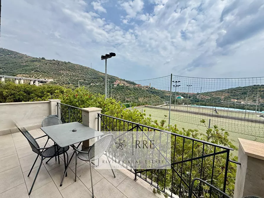 Immagine 17 di Appartamento in vendita  in Castellaro Golf Resort a Castellaro